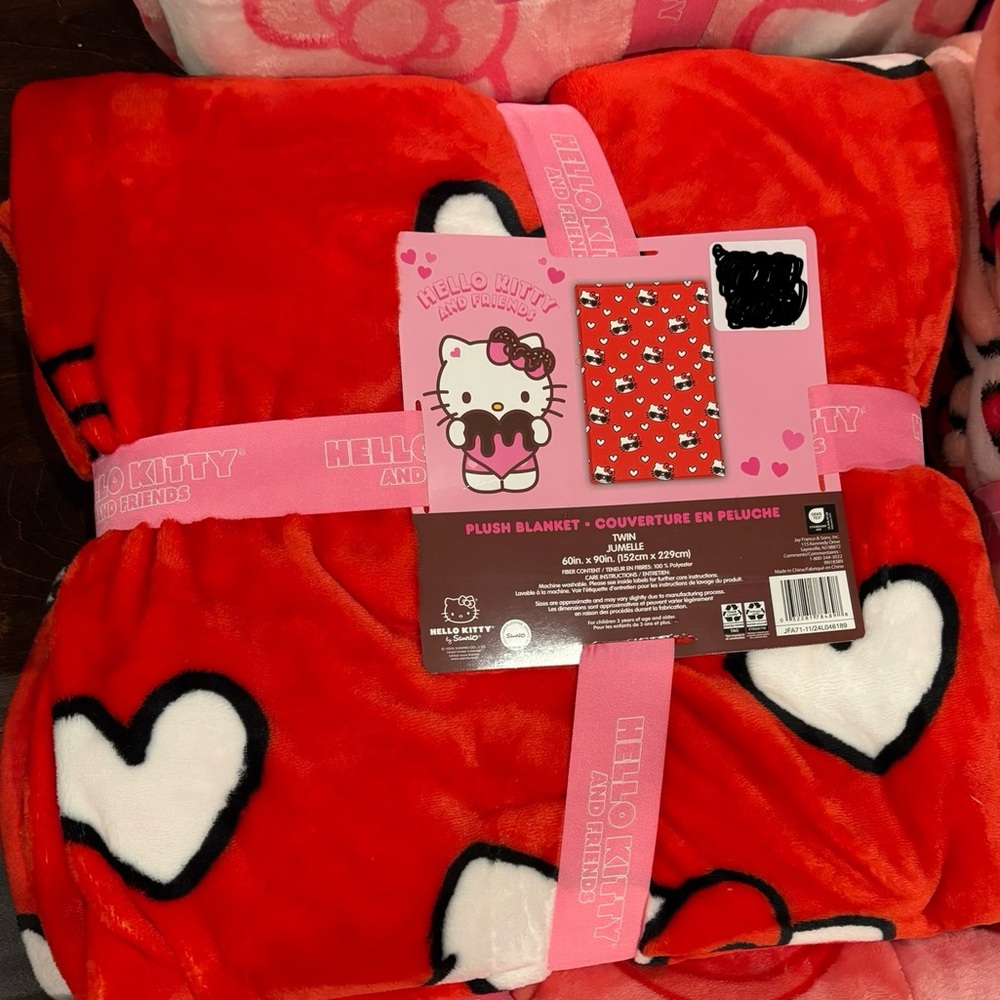 Hello kitty valentines twin blanket